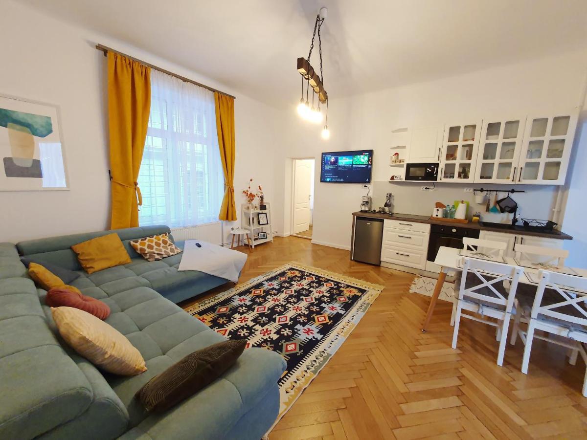 Jasmine Serenity Apartment - Central, Behind Black Church Brasov Exterior photo