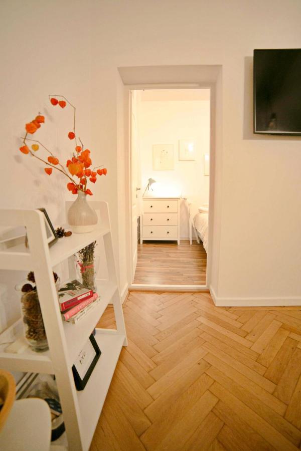 Jasmine Serenity Apartment - Central, Behind Black Church Brasov Exterior photo