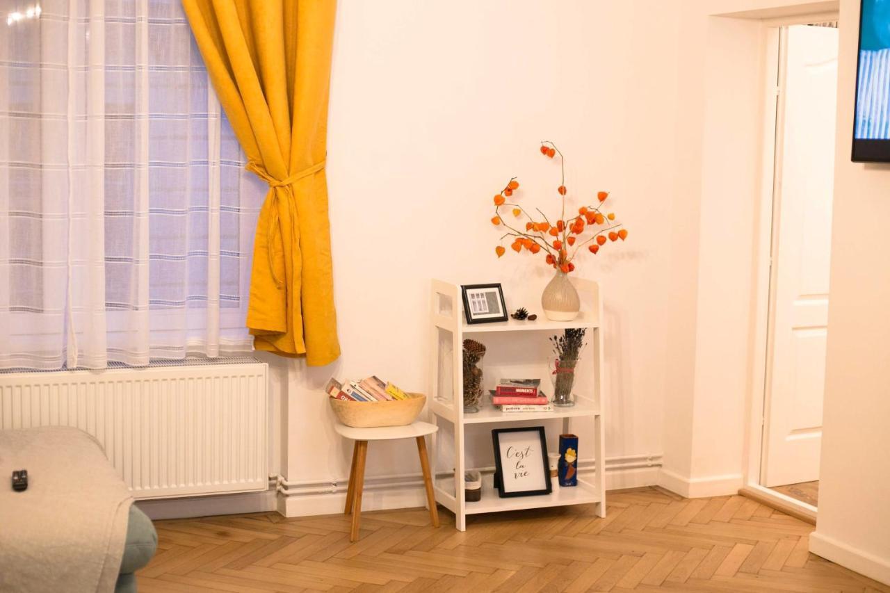 Jasmine Serenity Apartment - Central, Behind Black Church Brasov Exterior photo